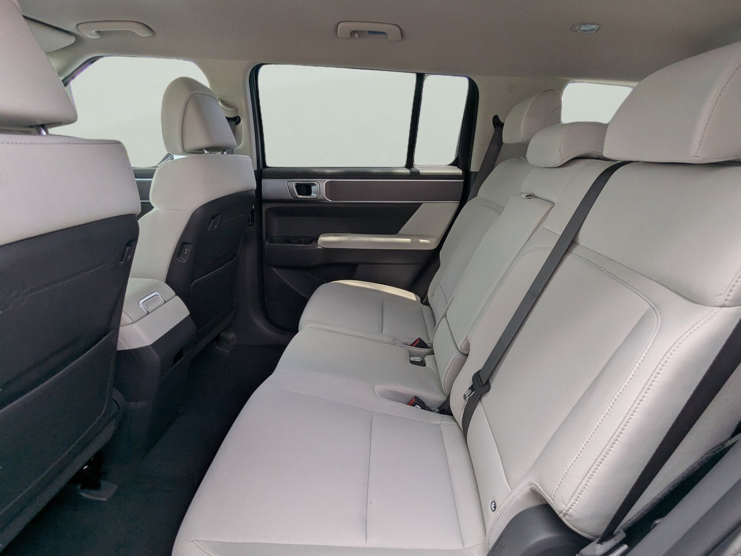 New 2026 Shimmering Silver Hyundai SE image 17