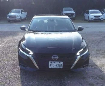 Used 2025 Super Black Nissan 2.5 SV image 11