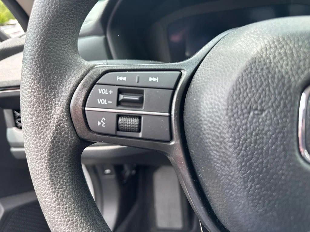 Used 2026 Platinum White Pearl Honda SE image 30