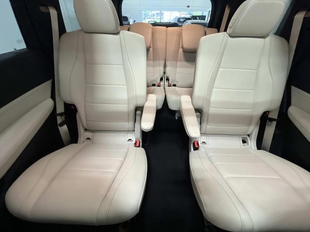 Used 2025 Polar White Mercedes-Benz 450 4MATIC® AWD 3.0L 1 Owner image 31