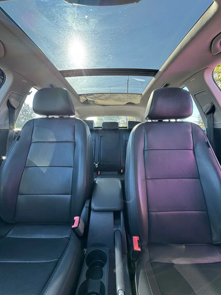 Used 2009  Volkswagen 2.5L SE image 19