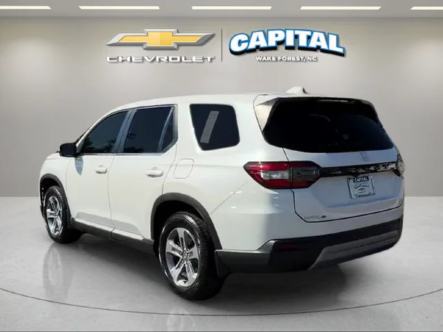 Used 2025 White Honda EX-L image 4