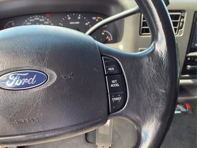 Used 2004  Ford XL image 11