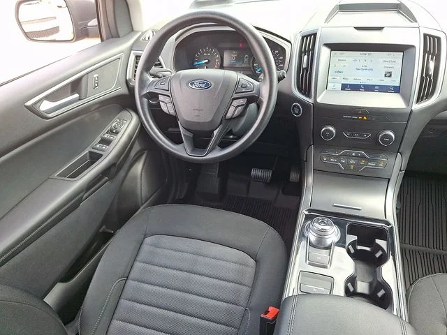 Used 2020 Black Ford SE image 14