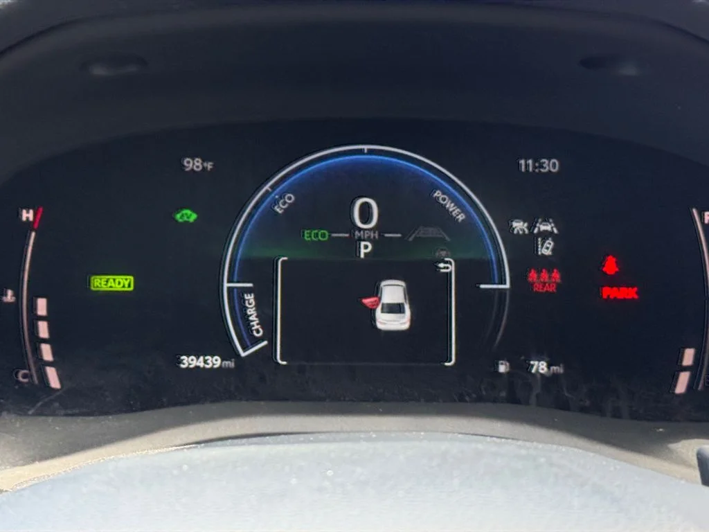 Used 2025  Toyota SE image 14