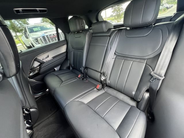 New 2026 Borasco Grey Land Rover SE image 13