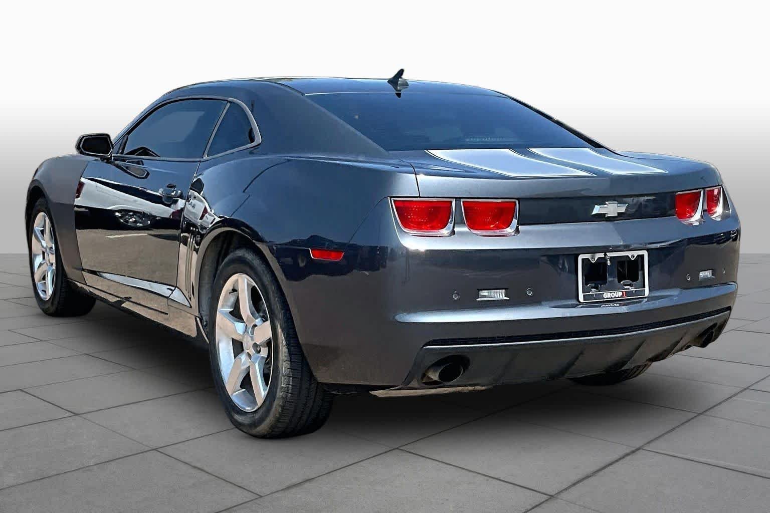 Used 2010 Cyber Gray Metallic Chevrolet 2LT image 10