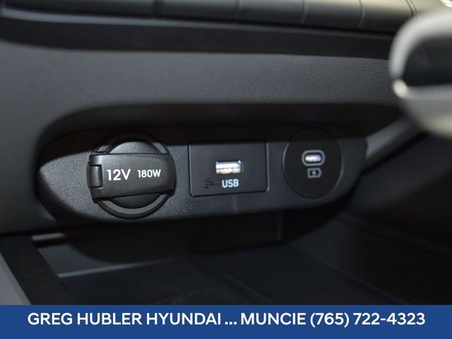 Used 2025 Black Hyundai SEL Convenience image 26