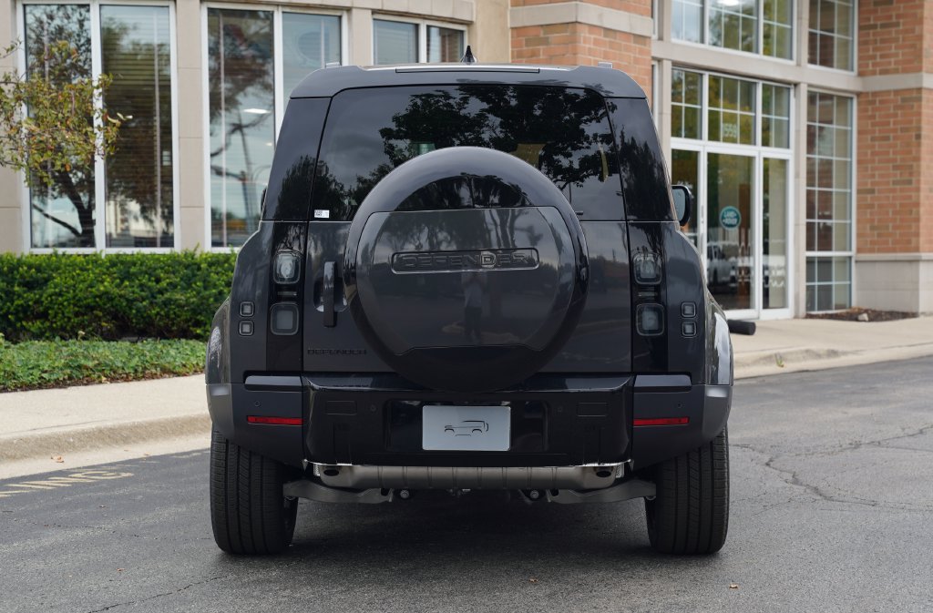 New 2026 Carpathian Grey Land Rover S image 5