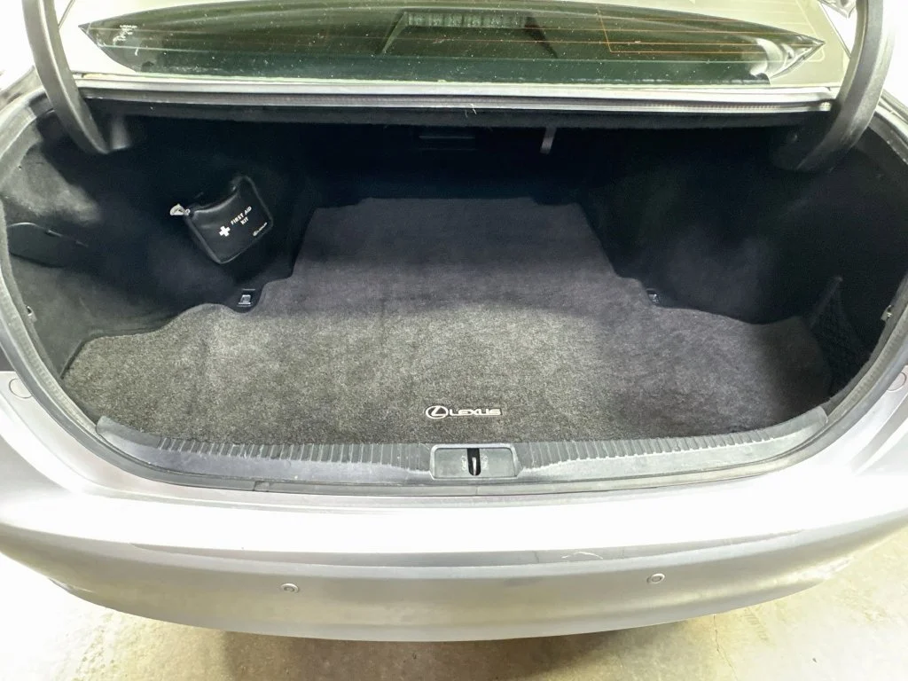 Used 2013 Silver Lexus 350 image 33