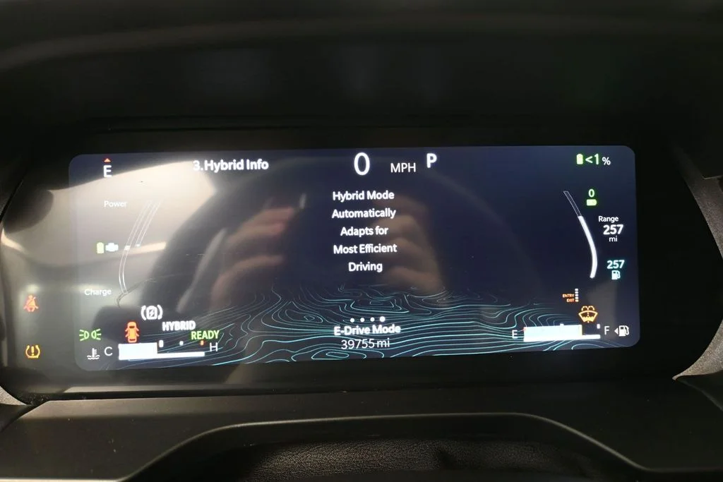 Used 2023 Gray Jeep Overland 4xe image 25