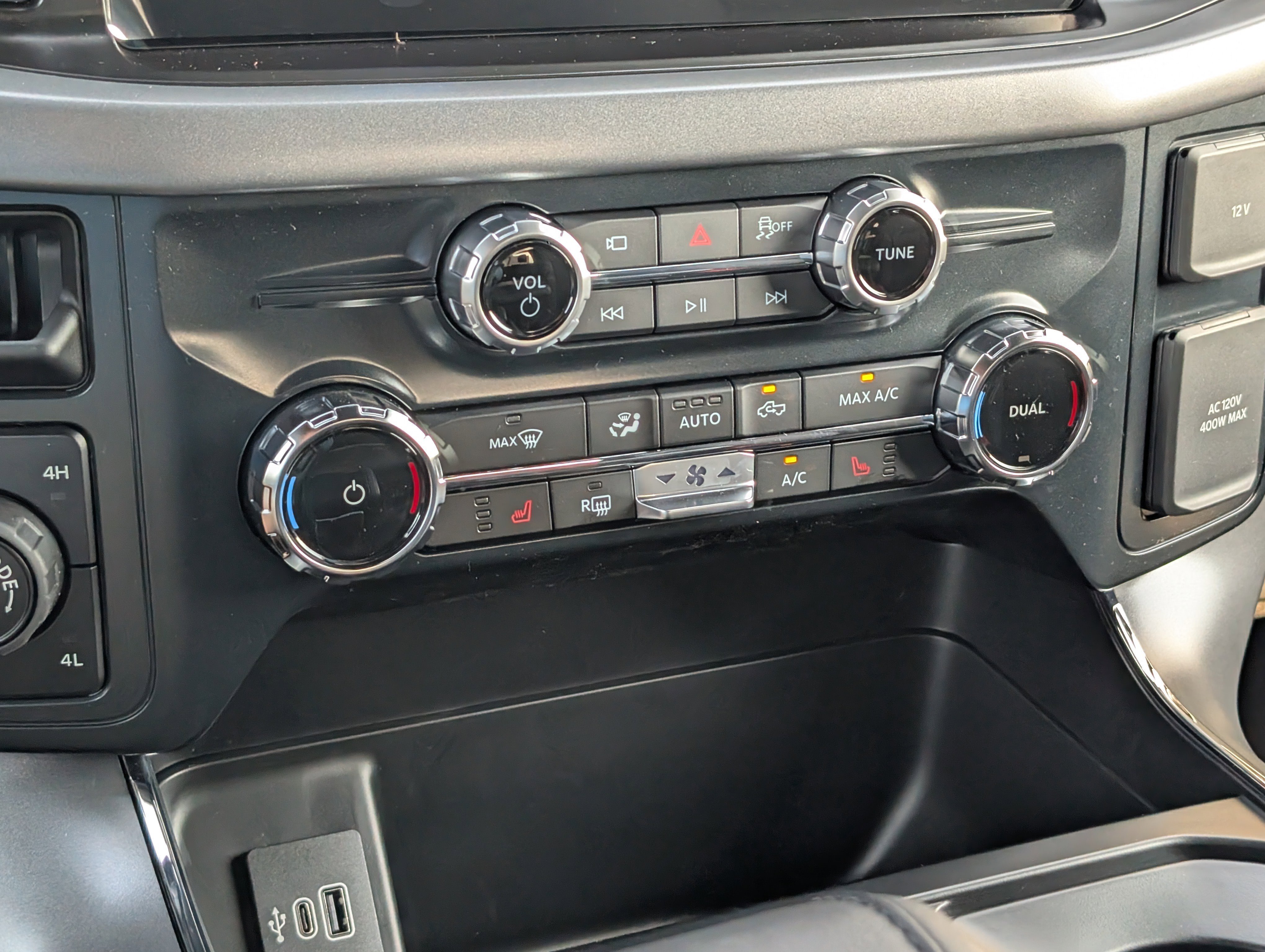 New 2026 OXFORD WHITE FORD XLT image 30