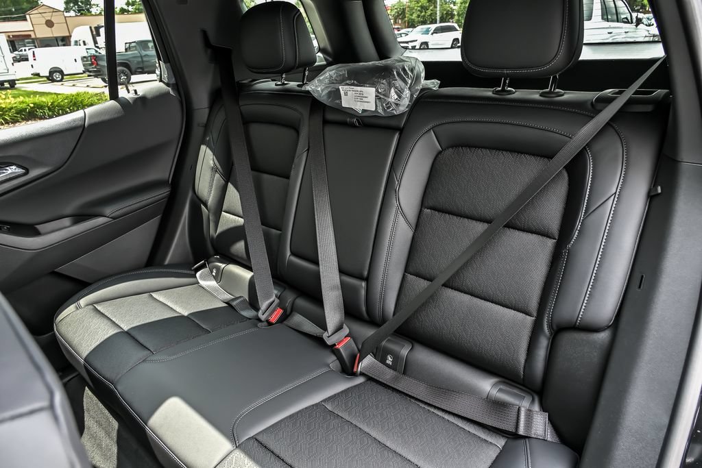 2027 Chevrolet Equinox LT - Photo 12