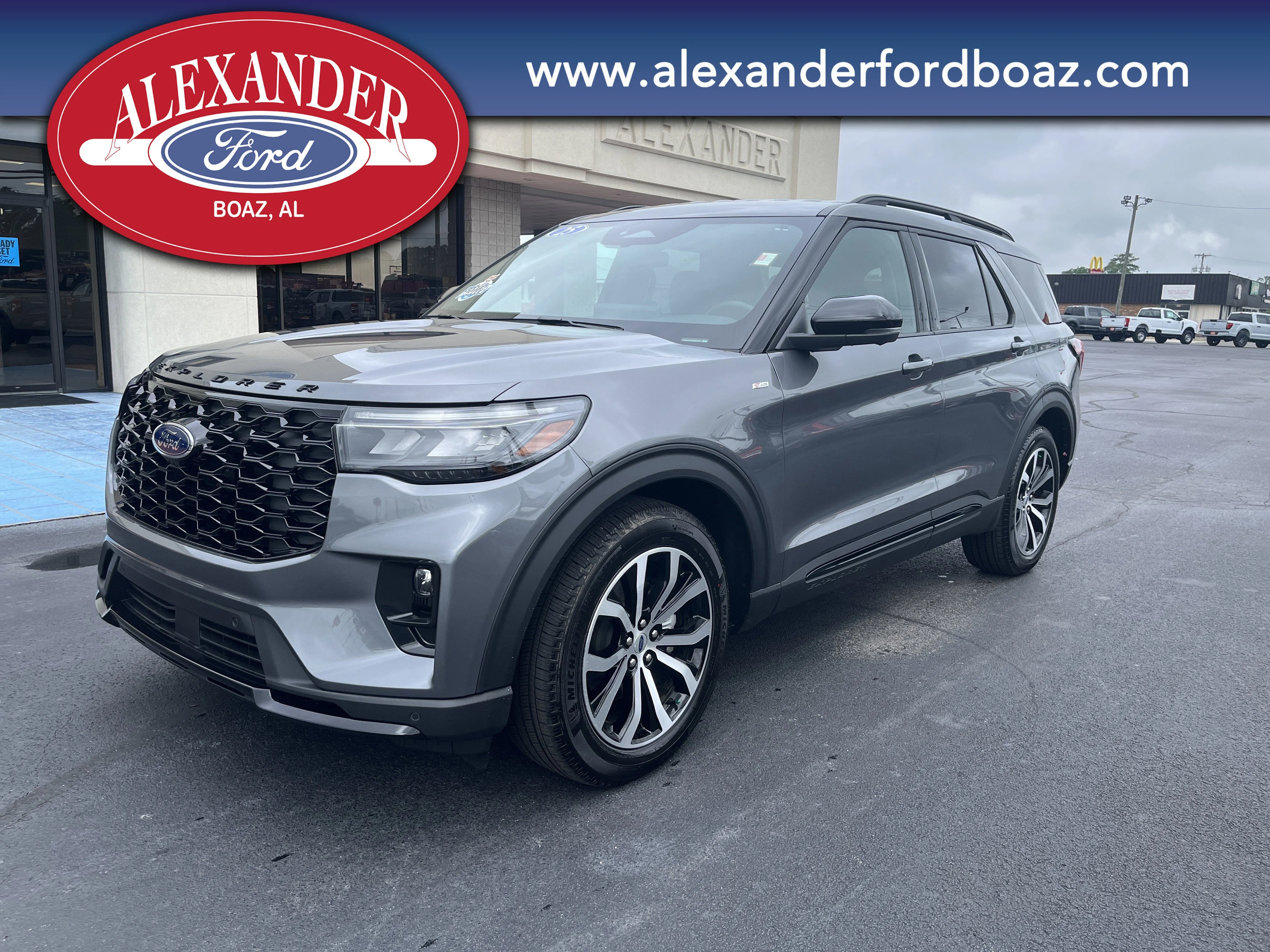 2025 Ford Explorer ST-LINE RWD (PL535)'s photo
