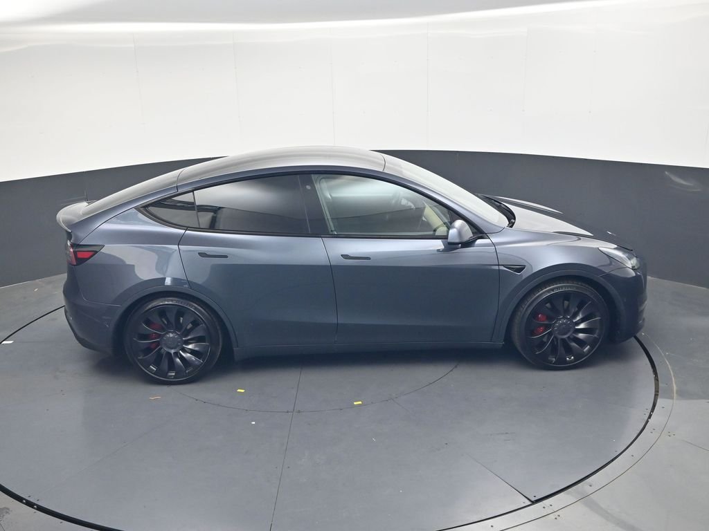 Used 2020  Tesla Performance image 32