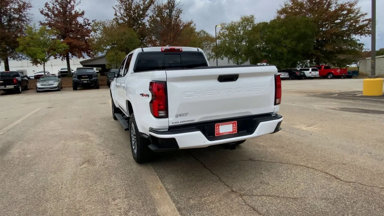 Used 2026 Summit White Chevrolet LT image 7