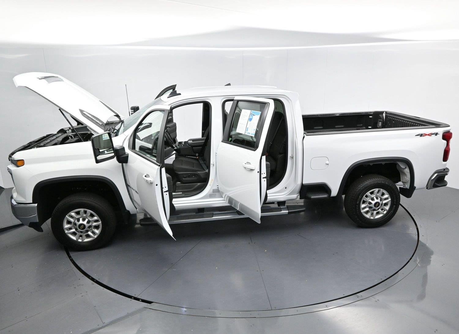 Used 2025 Summit White Chevrolet LT image 42
