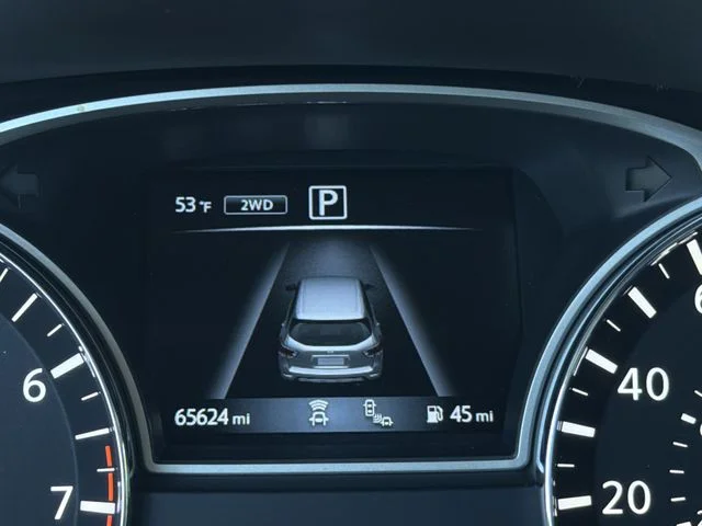 Used 2018 Silver Nissan Platinum image 24