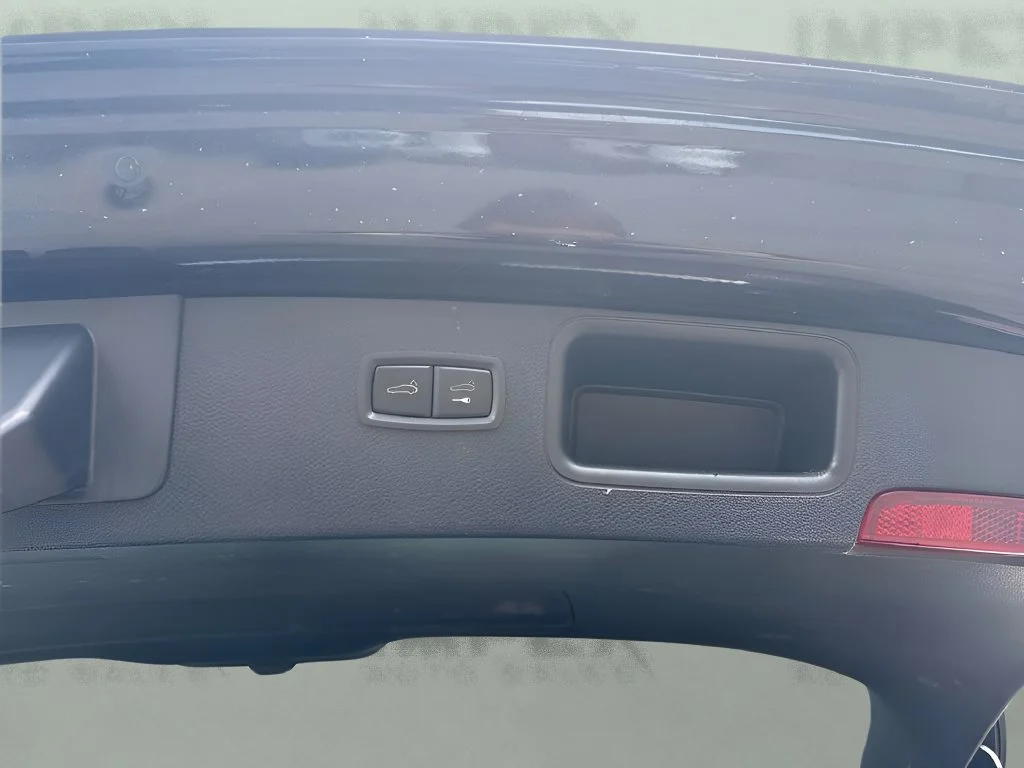 Used 2023  Porsche  image 36