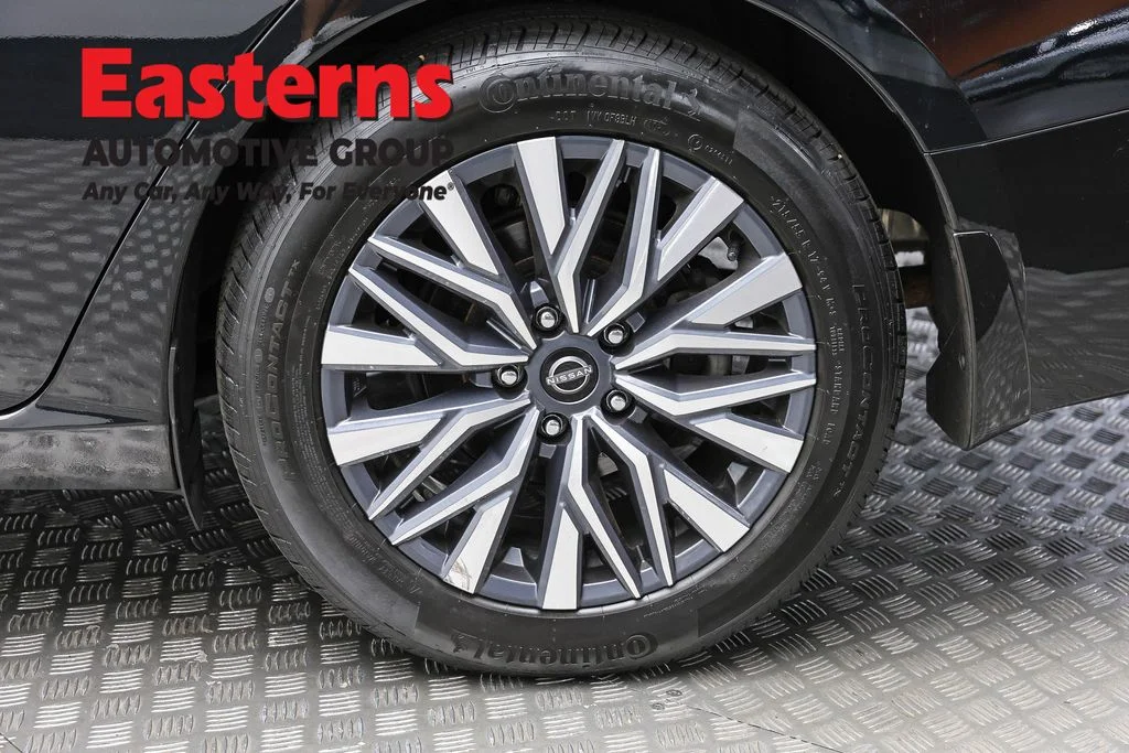 Used 2023 Black Nissan 2.5 SV image 8