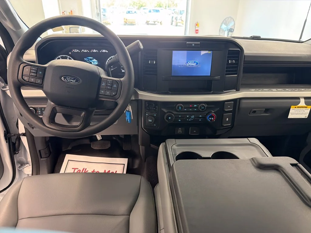 New 2027 Oxford White Ford F-550® XL image 16