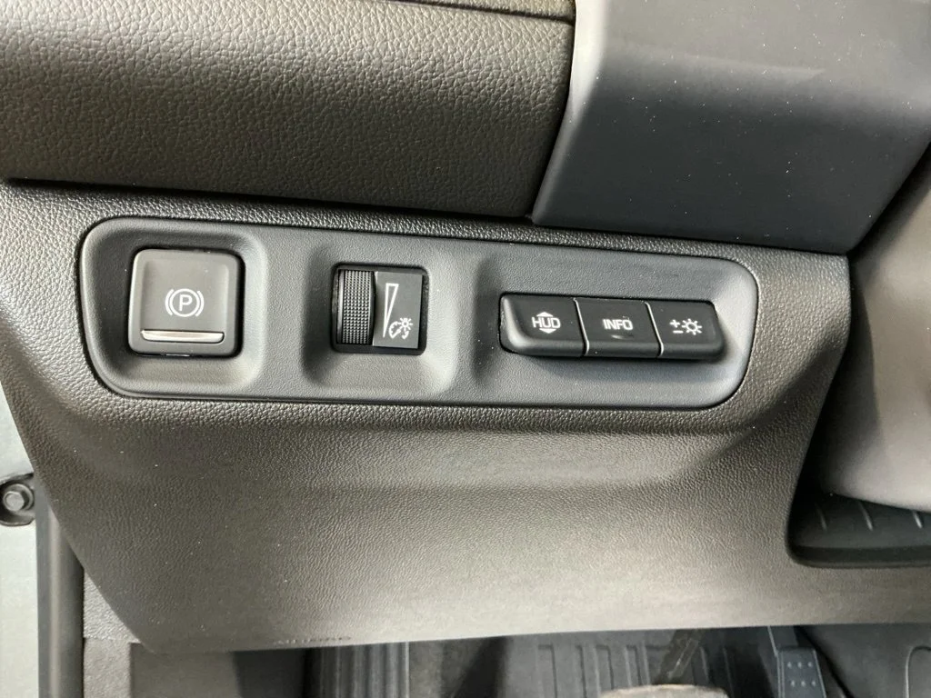 Used 2023 STERLING METALLIC GMC AT4 image 24