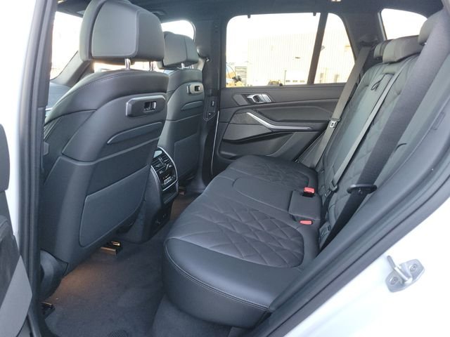 Used 2026 White BMW xDrive40i image 16