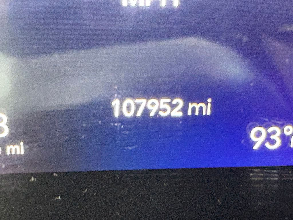 Used 2017 White Chrysler Limited image 12