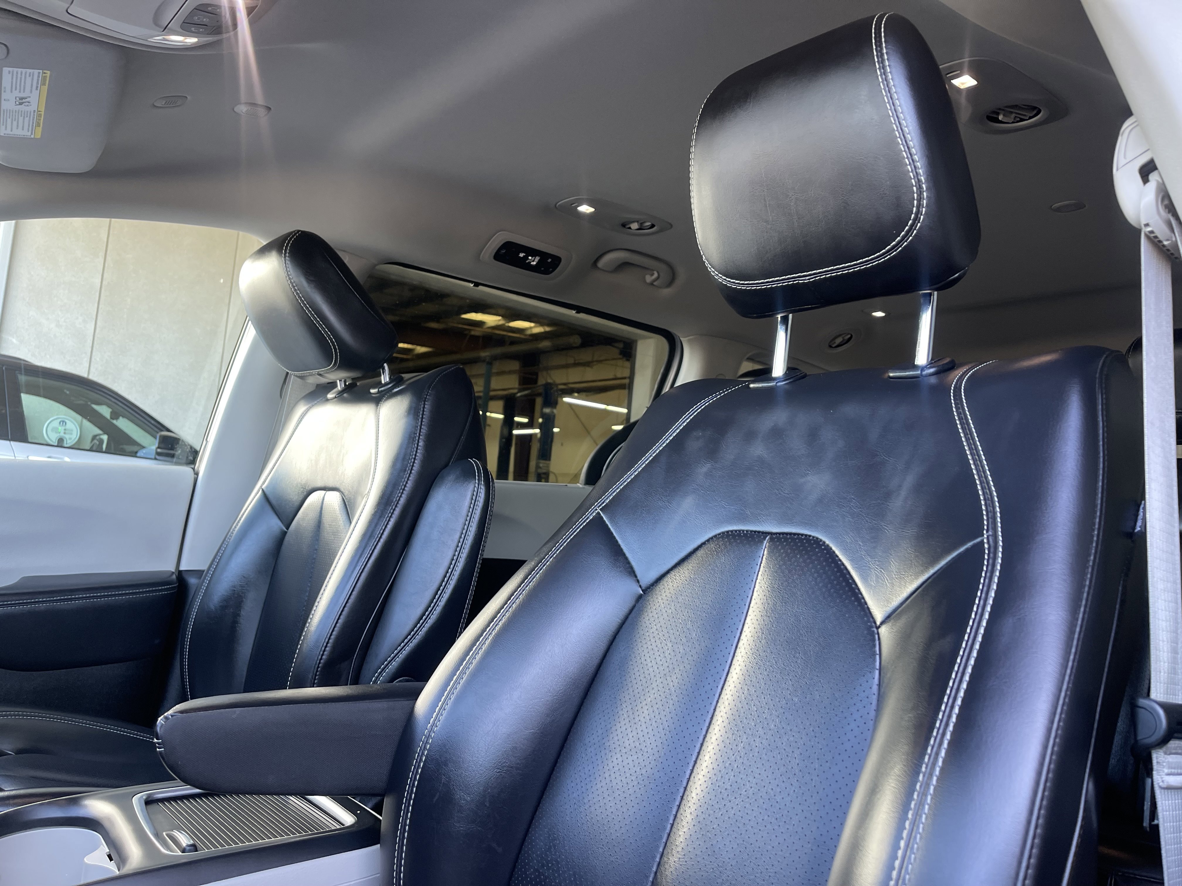 Used 2023 Silver Chrysler Touring L image 15