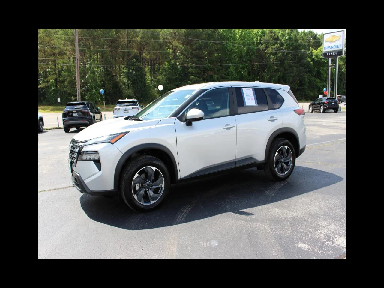 2024 Nissan Rogue SV FWD's photo