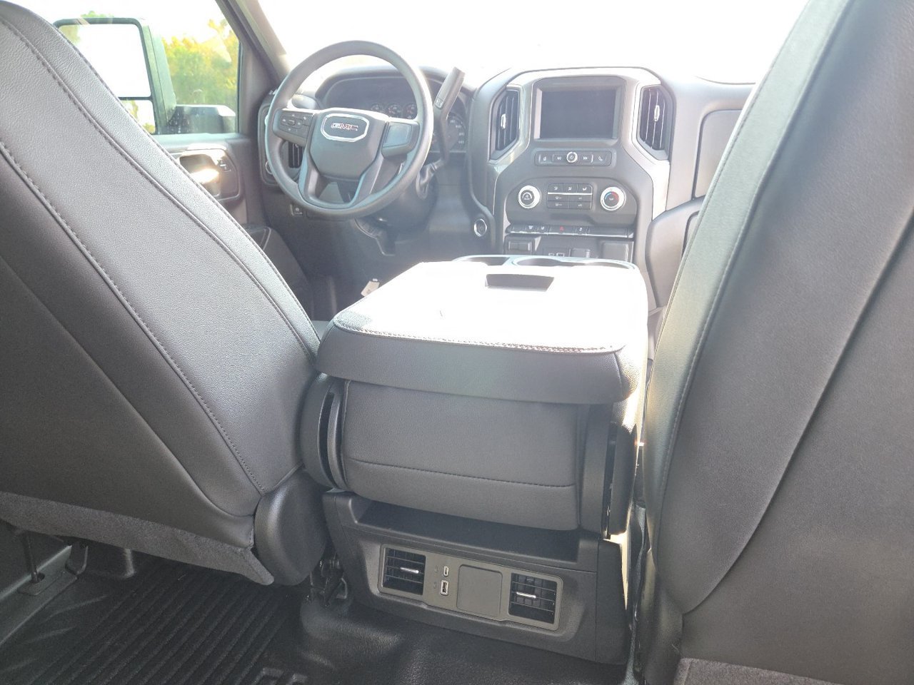 2026 GMC Sierra 3500 Chassis Cab Pro - Photo 27