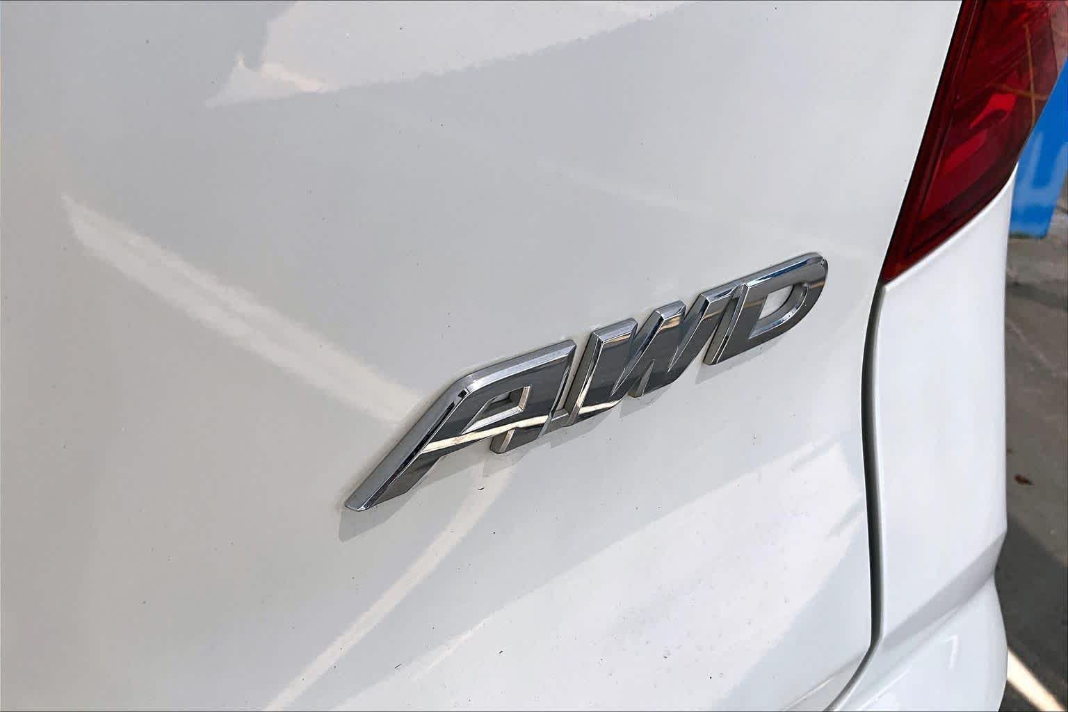 Used 2016 White Diamond Pearl Honda EX-L image 10