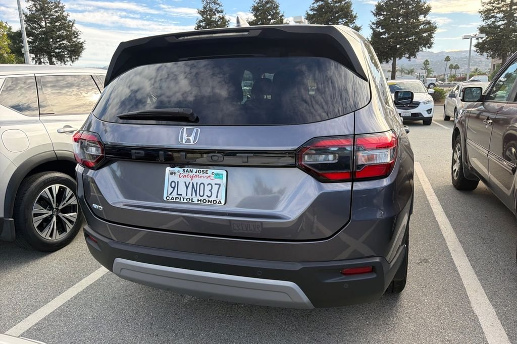 Used 2024 Modern Steel Honda EX-L image 6