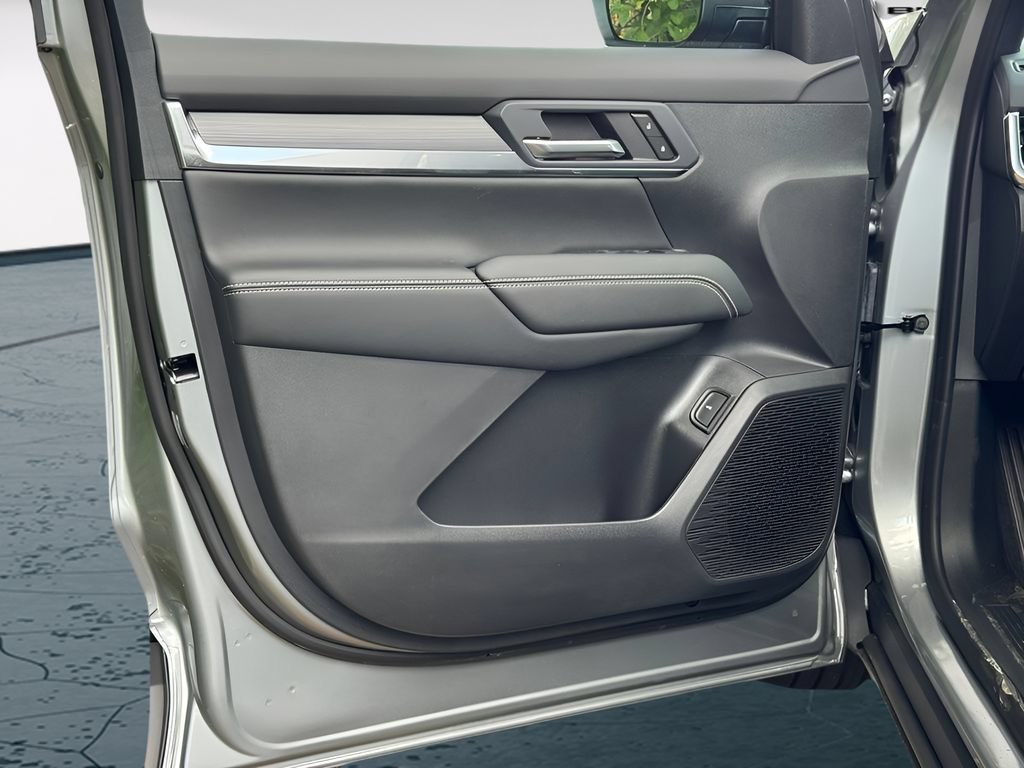 New 2026 Sterling Metallic GMC Elevation image 11