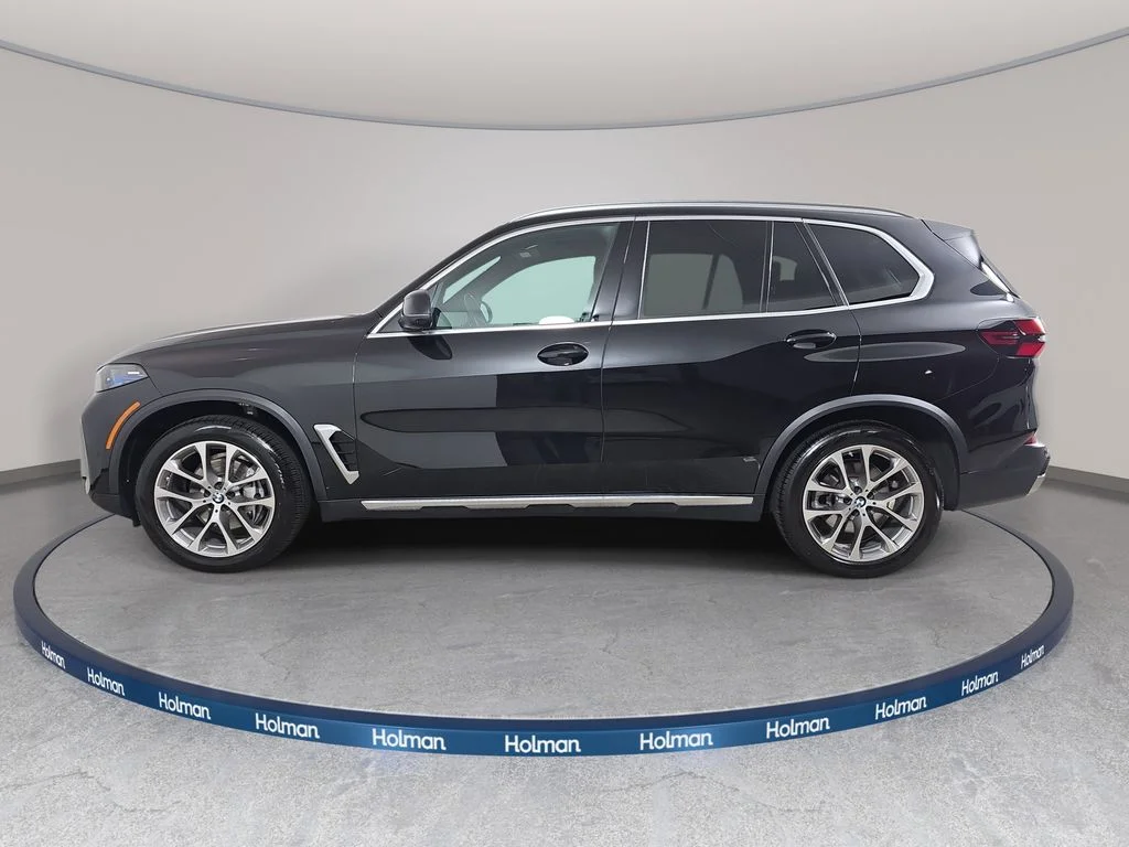 Used 2026 Black Sapphire Metallic BMW xDrive40i image 9