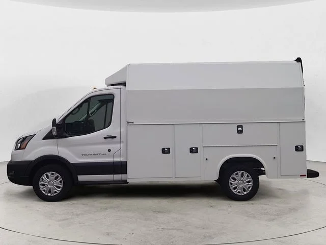 New 2024 Oxford White Ford Base image 2