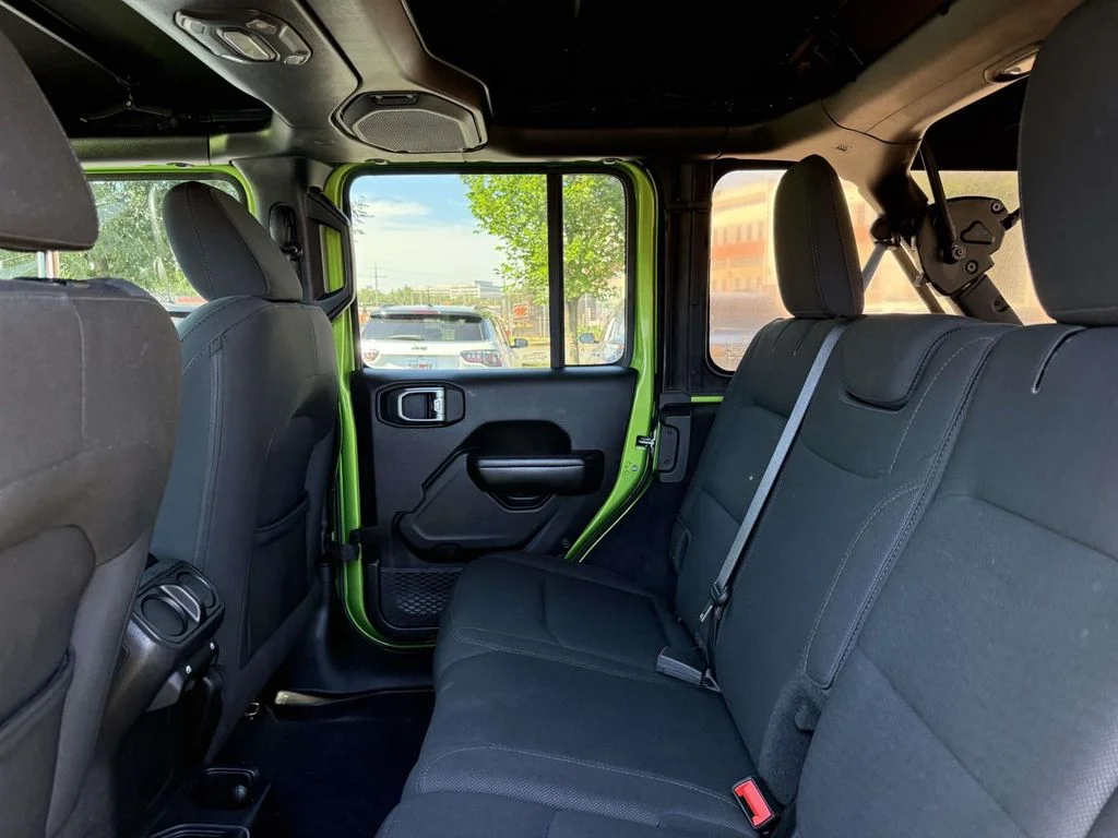 Used 2019 Green Jeep Unlimited Sport S image 17