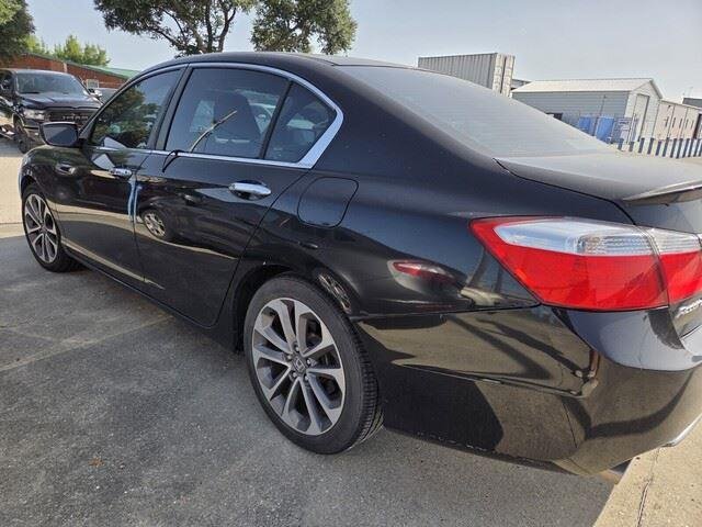 Used 2014 Crystal Black Pearl Honda Sport image 2
