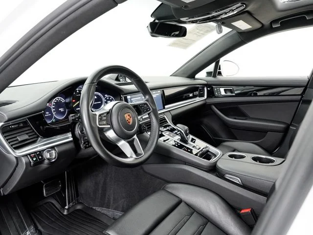Used 2019  Porsche 4 image 4