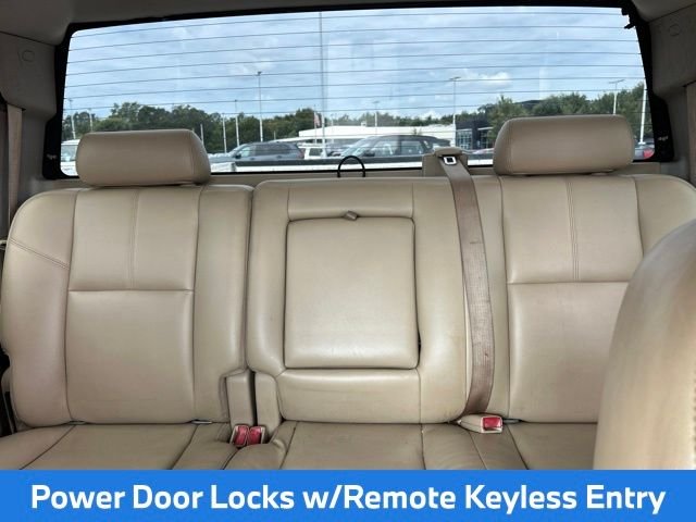Used 2011 White Chevrolet LT image 25