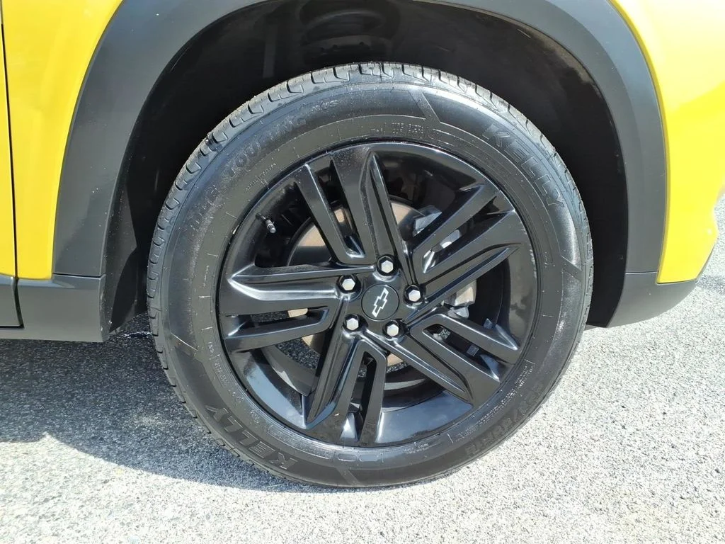 Used 2024 Yellow Chevrolet ACTIV image 30