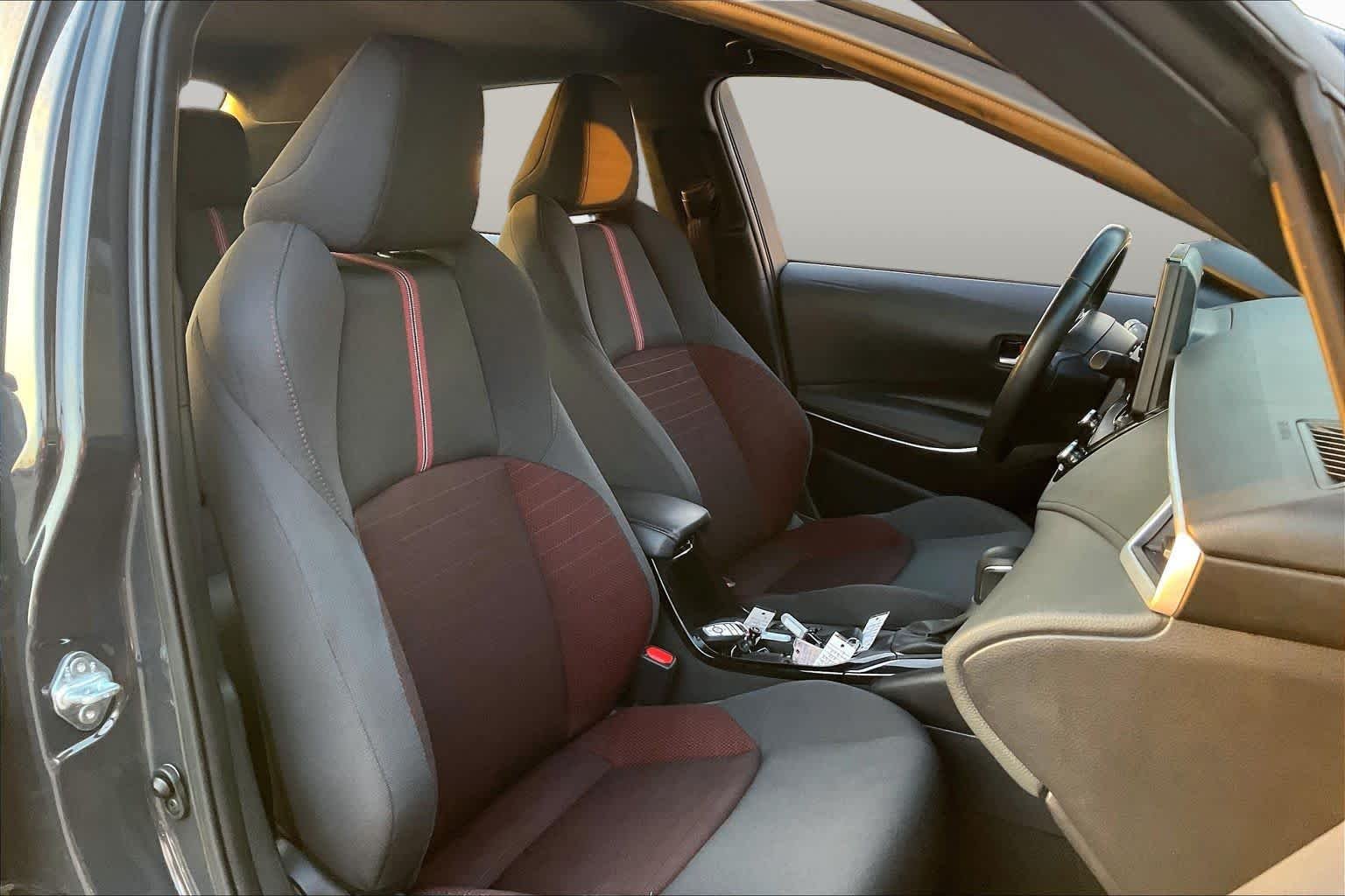 Used 2025 Underground Toyota SE image 9