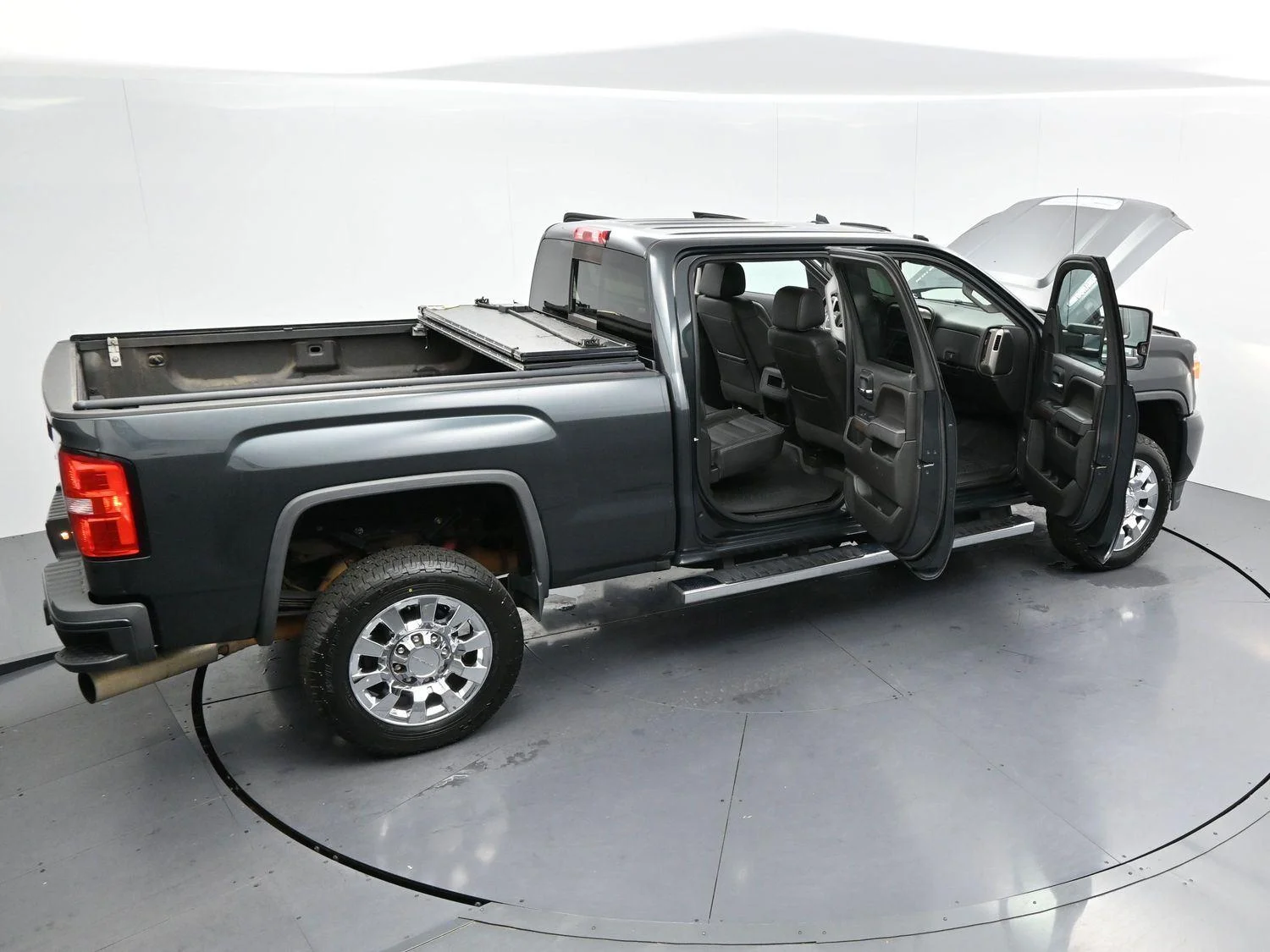 Used 2017 DARK SLATE METALLIC GMC Denali image 45