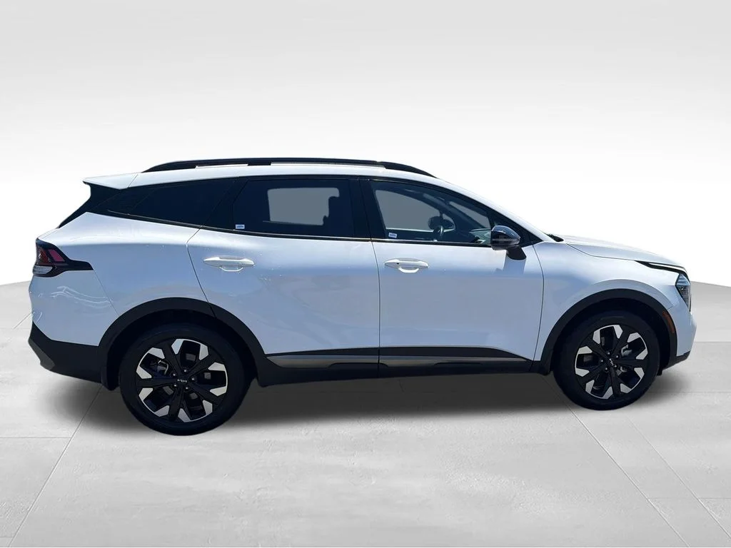 Used 2024 White Kia X-Line image 7