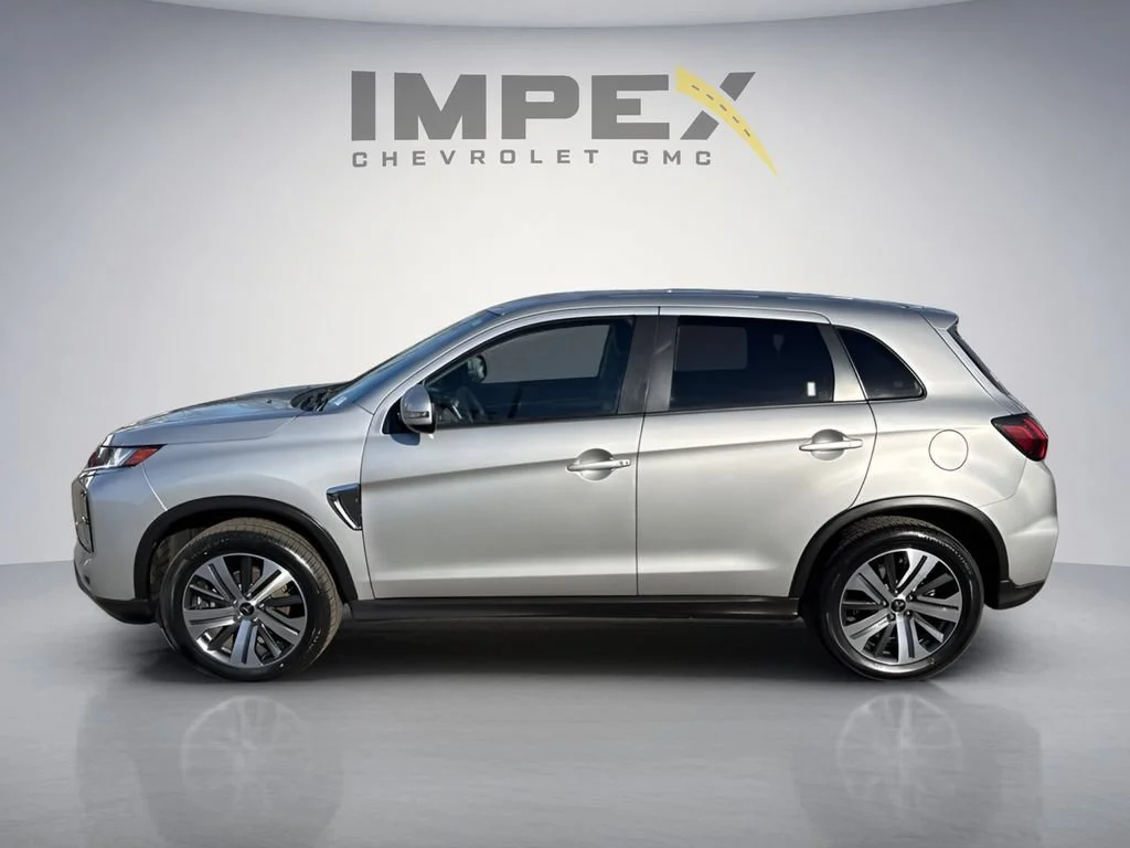 Used 2023 Silver Mitsubishi ES image 2