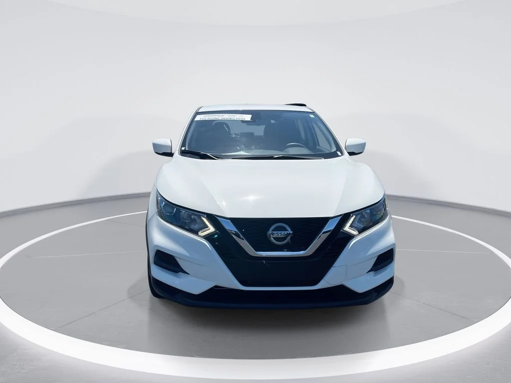 Used 2022 White Nissan S image 3