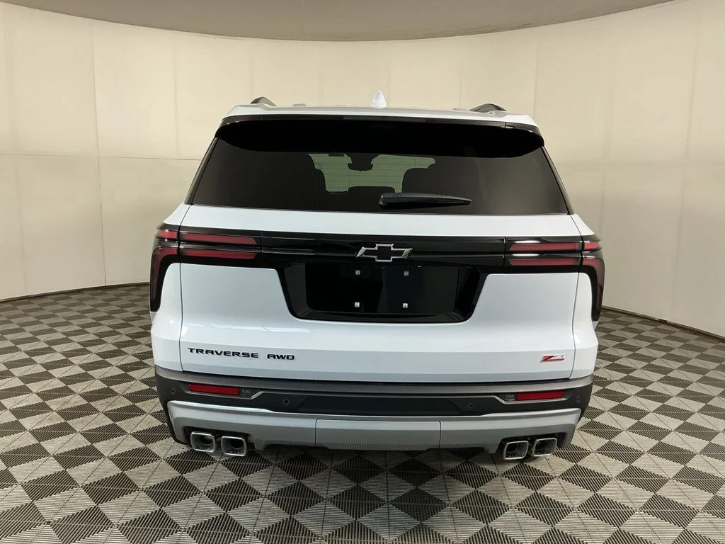 New 2027 White Chevrolet Z71 image 12
