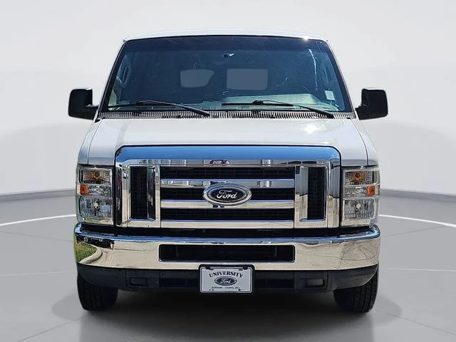 Used 2010 White Ford XLT image 2