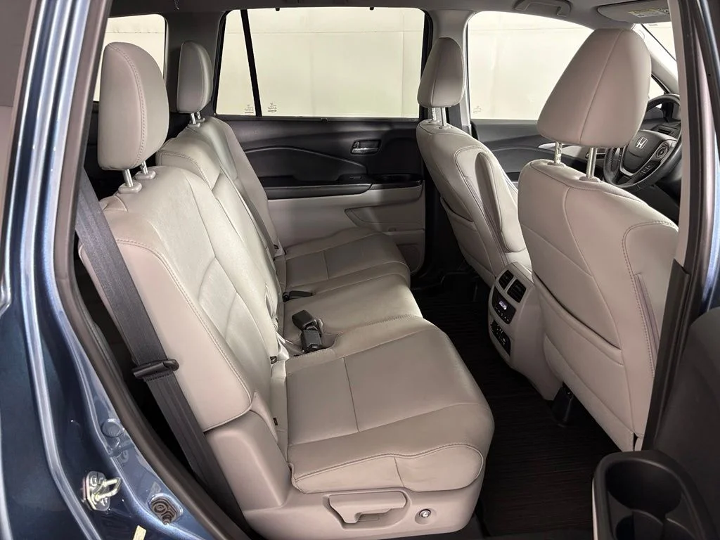 Used 2016  Honda EX-L image 42