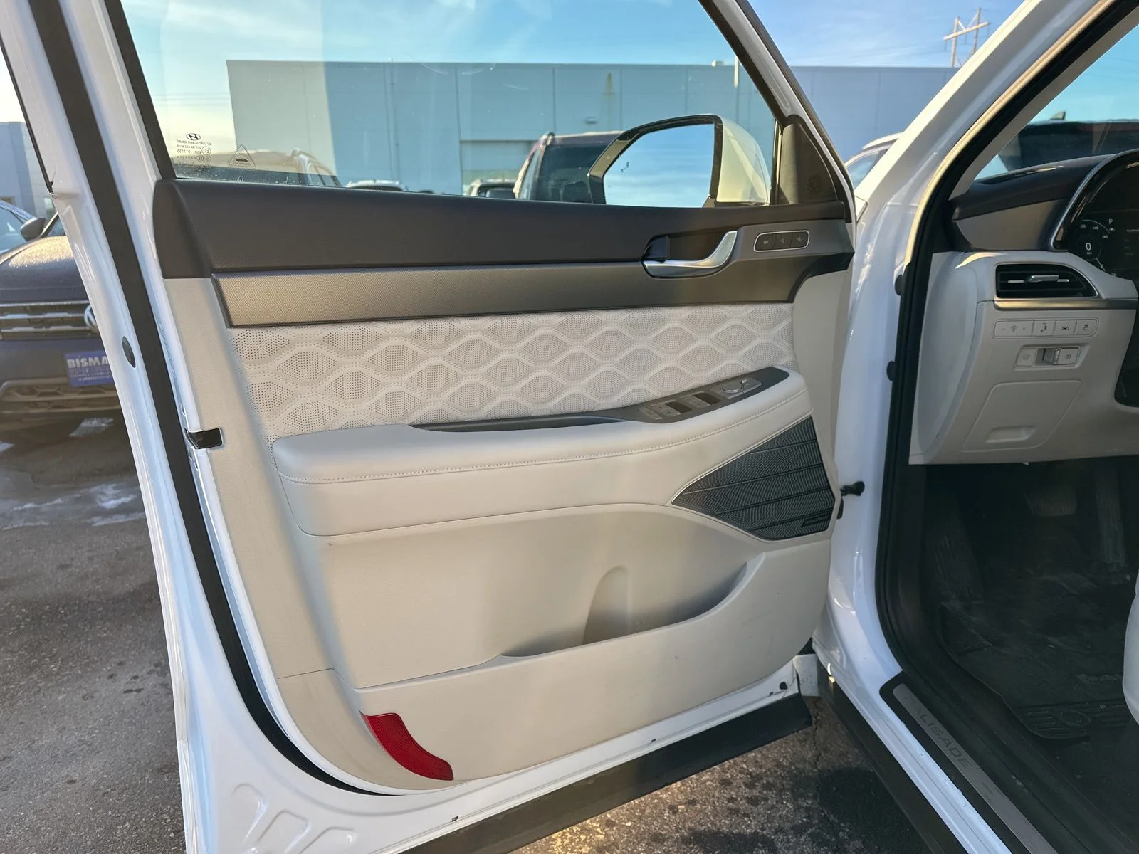 Used 2021 White Hyundai Calligraphy image 18